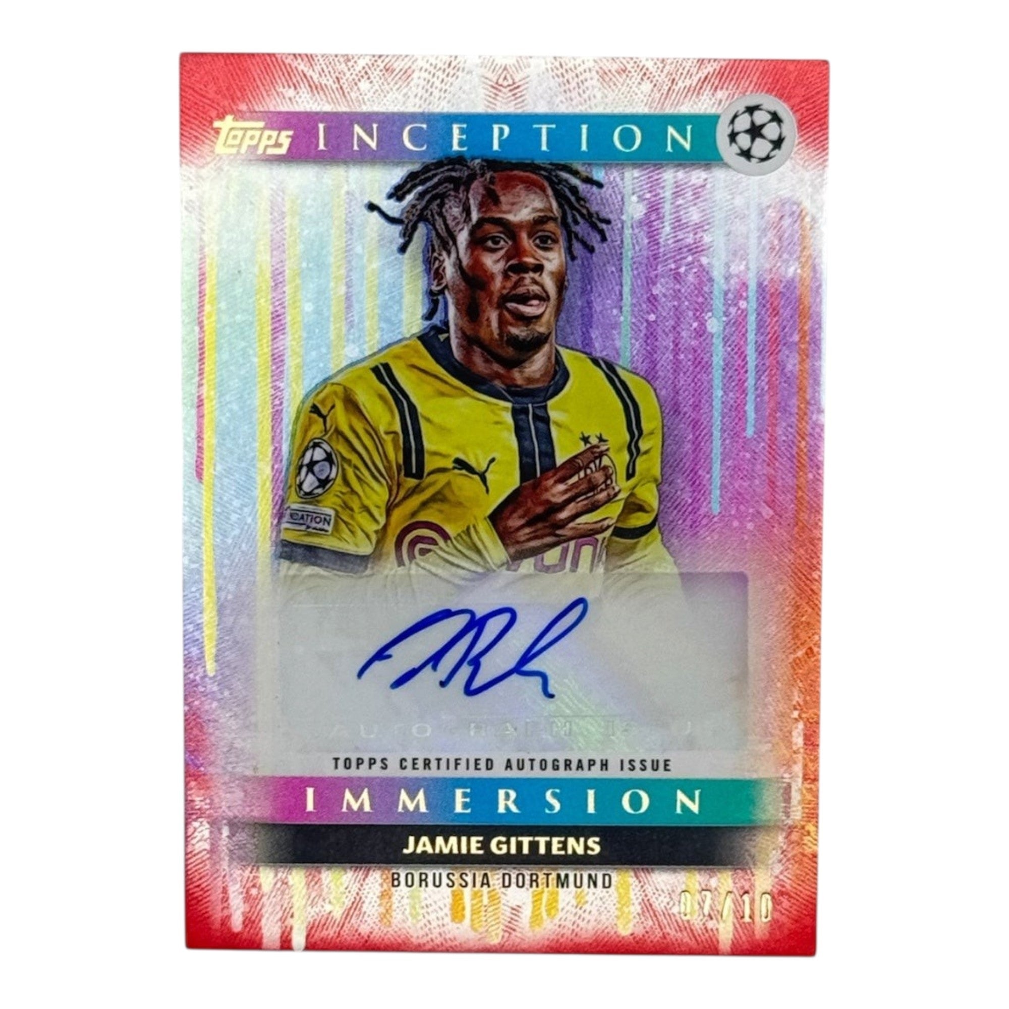Vorderseite der Jamie Gittens Immersion Autogrammkarte /10 aus Topps Inception 2024/25 von Borussia Dortmund