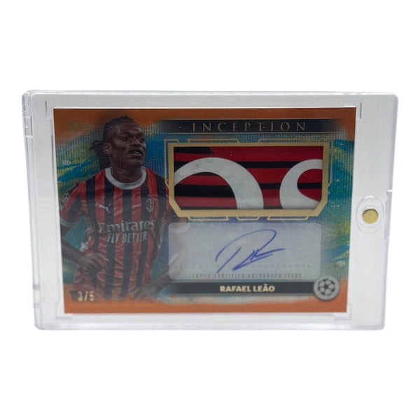 Topps Inception Rafael Leao Patch/ Auto 2/5 limitiert Ac Mailand Geschützt im Card Holder